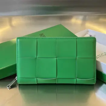 649607 Men s Large Woven Leather Wallet Replica Bottega Veneta wallets