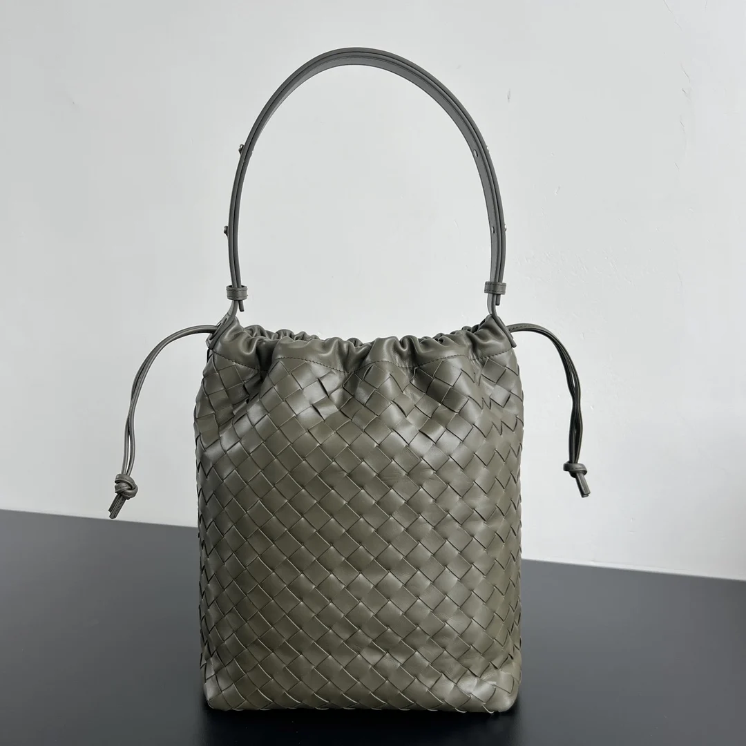 Bottega Veneta 836020 New Woven Bucket Bag Tote Bag Bottega Veneta 836020 New Woven Bucket Bag Tote Bag
