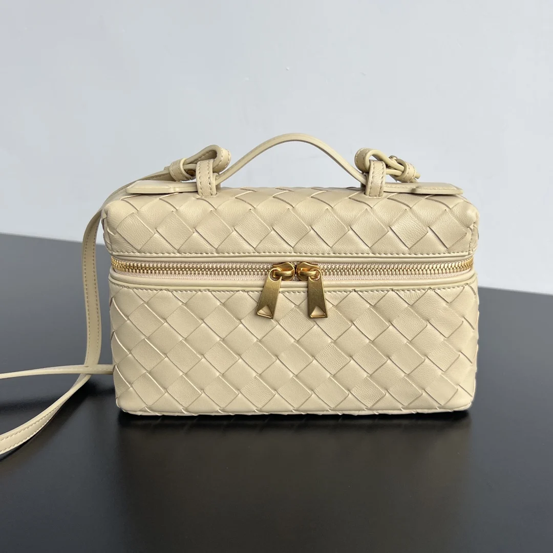 Bottega Veneta 789109 New Vanity Case Cord Cosmetic Bag Crossbody Bag