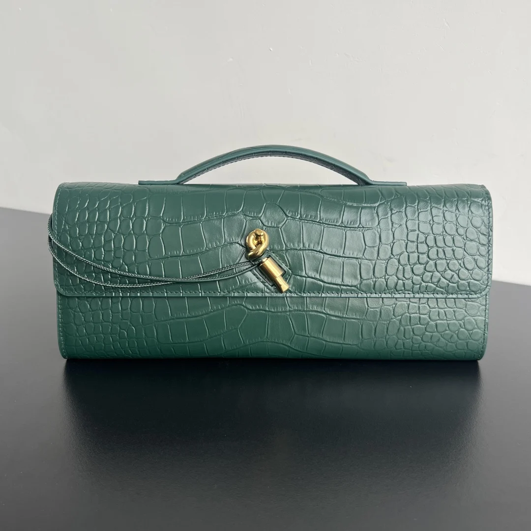 Bottega Veneta 741511 Crocodile-Embossed Clutch Long Wallet