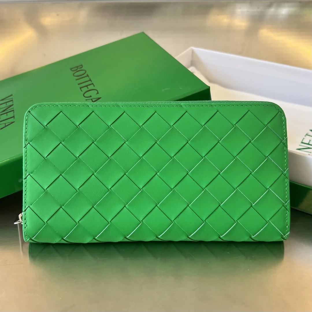 Bottega Veneta 593217 Men s Woven Wallet, Zippered Men s Wallet