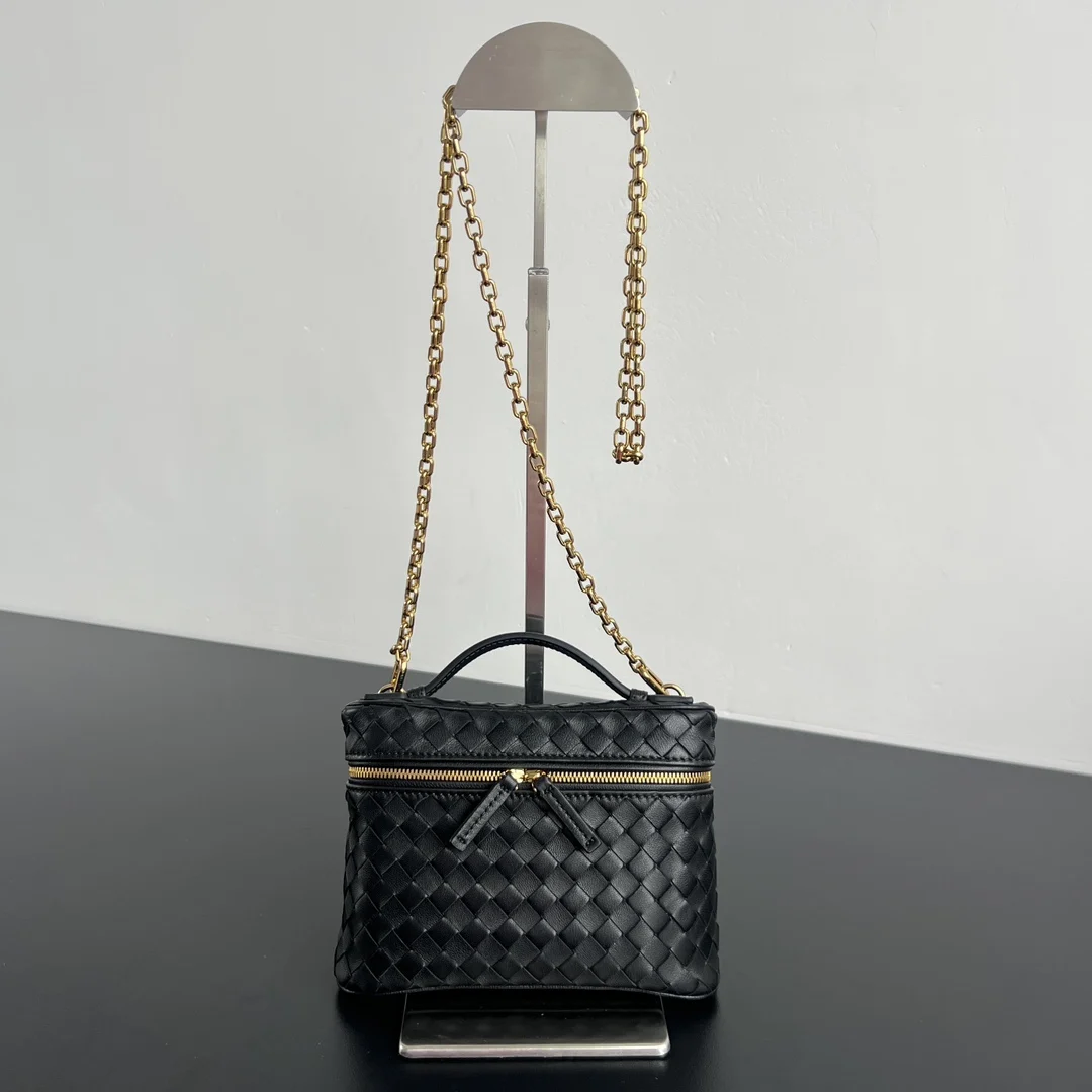 Bottega Veneta 843800 Soft Vanity Chain Pouch Handbag Crossbody Bag
