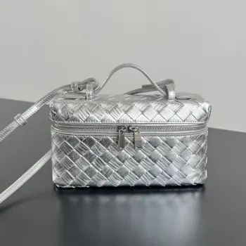 789109 New Vanity Case Cord Cosmetic Bag Women s Handbag Crossbody Bag Replica Bottega Veneta womens bags