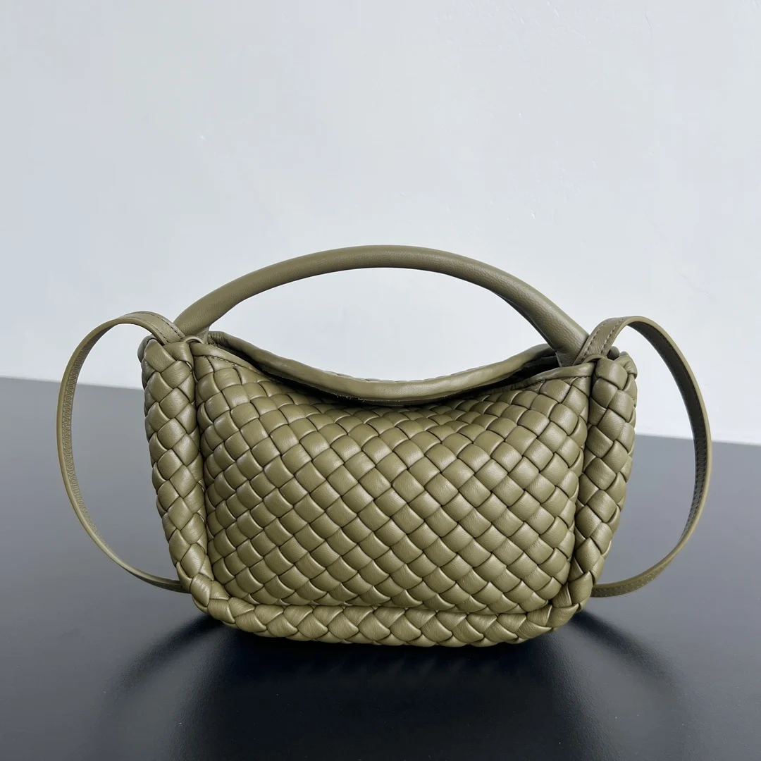 Bottega Veneta 805739 Mini Cobble Carryall Bottega Veneta 805739 Mini Cobble Carryall