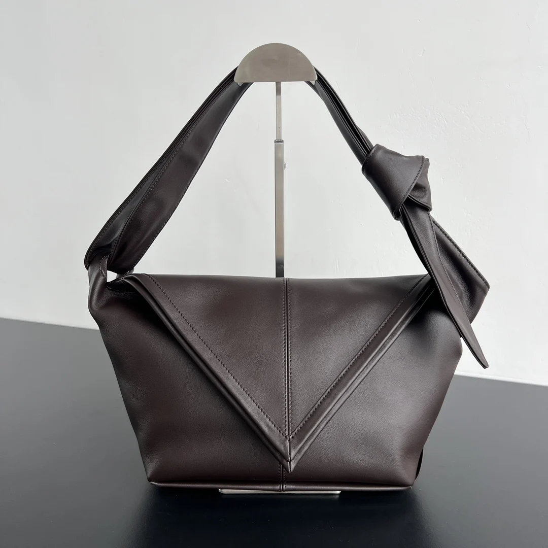 Bottega Veneta 815807 New Sawyer Large Triangle Bag Women s Shoulder Backpack Bottega Veneta 815807 New Sawyer Large Triangle Bag Women s Shoulder Backpack