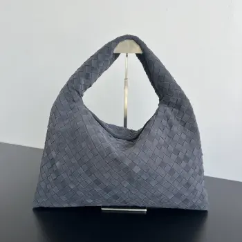 796262 New Medium HOP Bag Women s Shoulder Backpack Replica Bottega Veneta womens bags