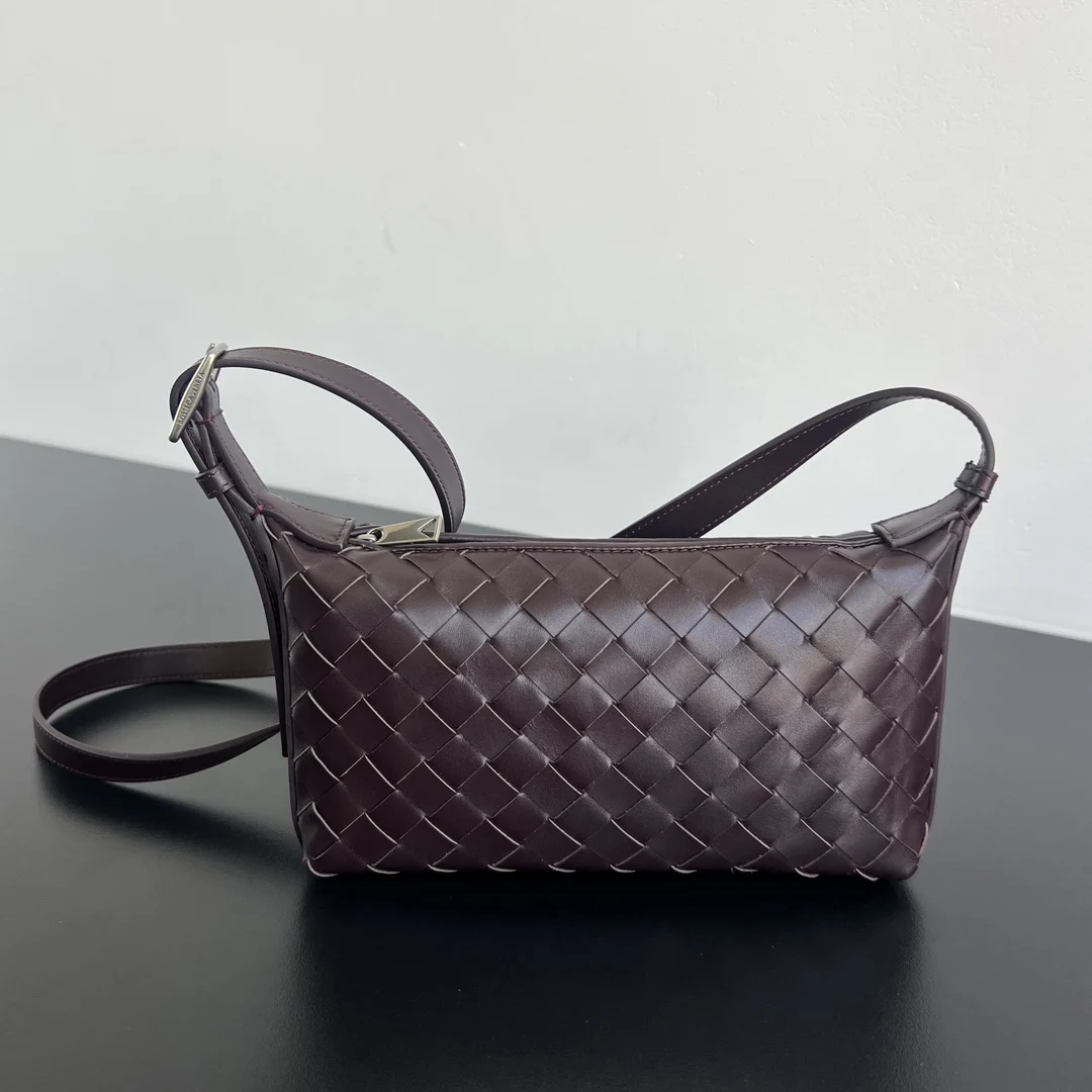 Bottega Veneta 844018 New Traveler Phone Pouch Crossbody Bag Bottega Veneta 844018 New Traveler Phone Pouch Crossbody Bag