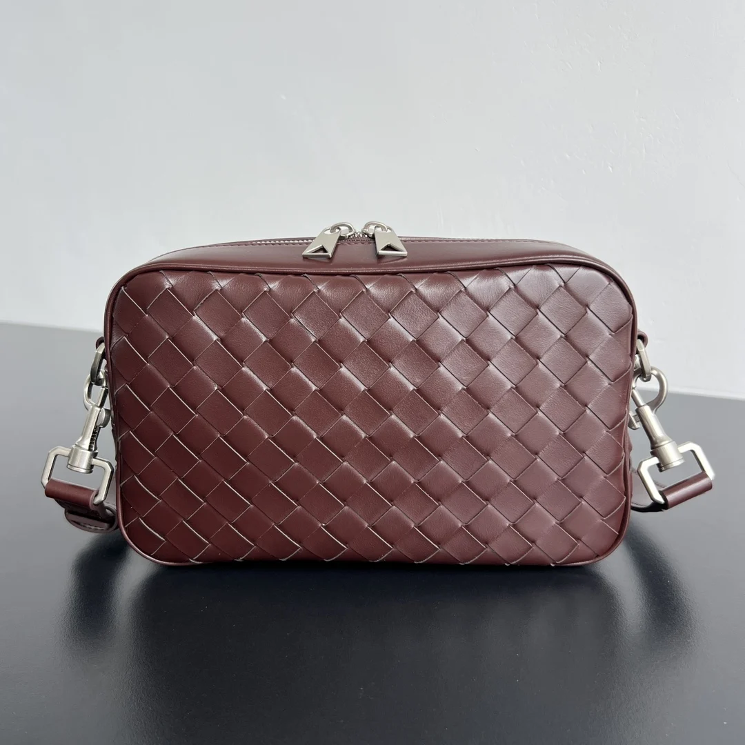 Bottega Veneta 755925 Early Autumn New Men s Camera Bag Crossbody Bag Bottega Veneta 755925 Early Autumn New Men s Camera Bag Crossbody Bag