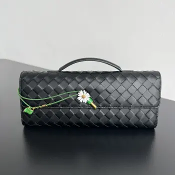 New Andiamo Clutch in Daisy Wrinkled Leather Replica Bottega Veneta handbags