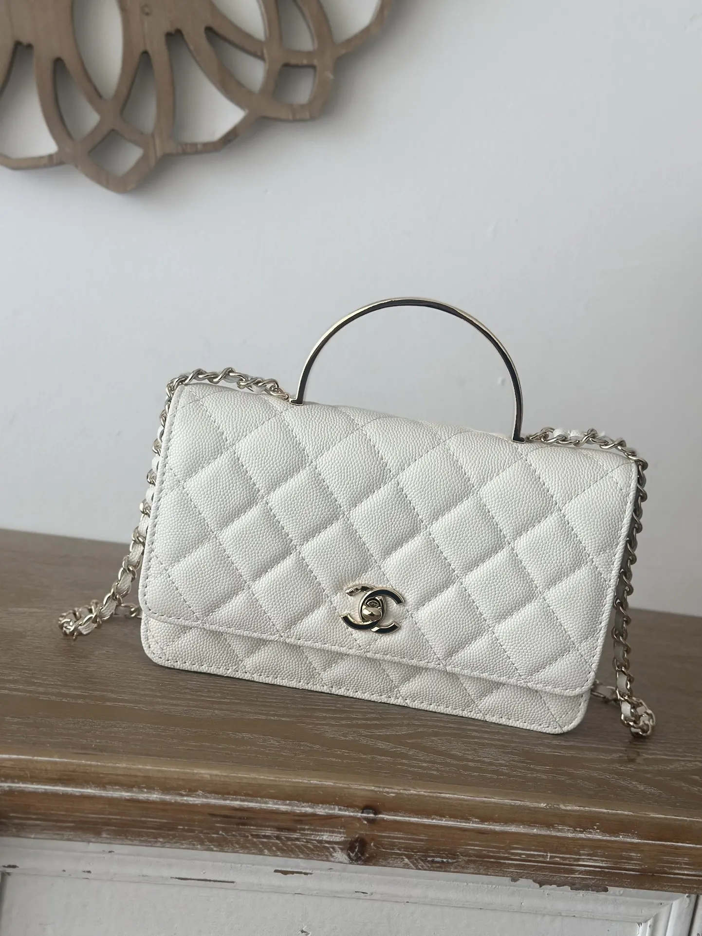 Chanel 66008 New Enamel Buckle Handle Stewardess Bag Handbag Crossbody Bag Chanel 66008 New Enamel Buckle Handle Stewardess Bag Handbag Crossbody Bag