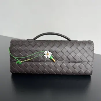 New Andiamo Clutch in Daisy Wrinkled Leather Replica Bottega Veneta handbags