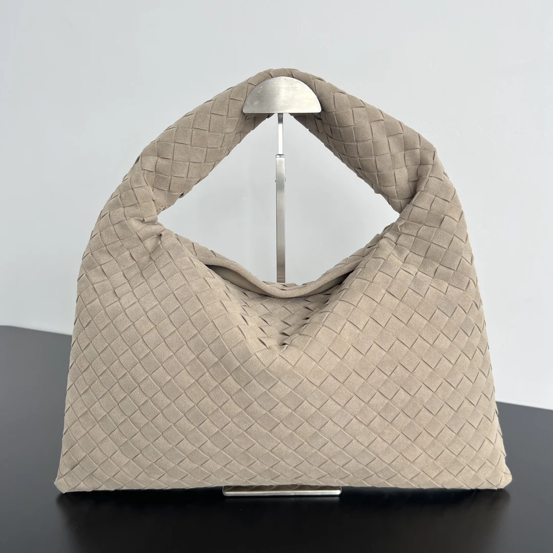 Bottega Veneta 796262 New Medium HOP Bag Women s Shoulder Backpack Bottega Veneta 796262 New Medium HOP Bag Women s Shoulder Backpack