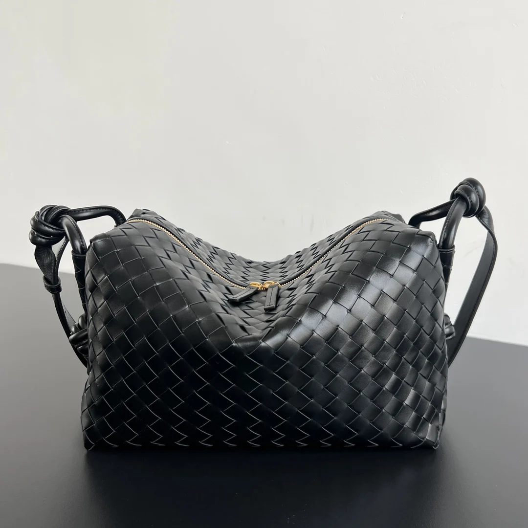 Bottega Veneta New Loop Camera Bag Crossbody for Men and Women