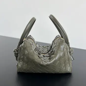 796615 New Classic Loop Women s Handbag Shoulder Bag Crossbody Bag Replica Bottega Veneta womens bags