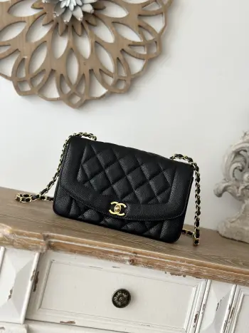 A2221 Pre-owned CF Chain Bag Women s Crossbody Bag Replica Chanel womens bags