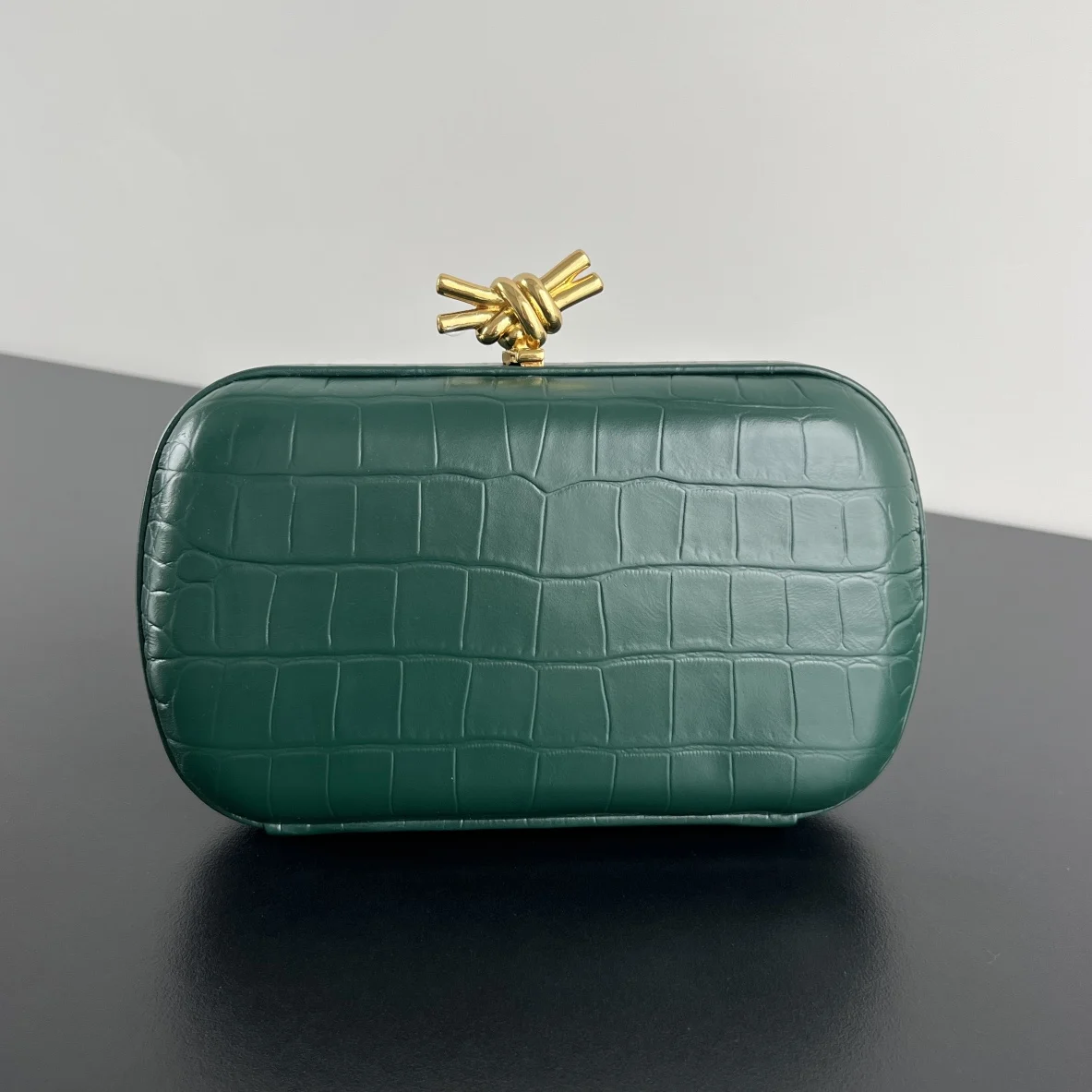 Bottega Veneta 737025 Kont Evening Clutch Bottega Veneta 737025 Kont Evening Clutch