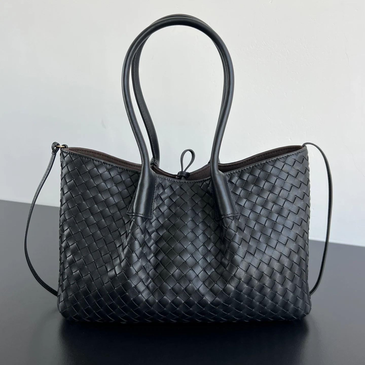 Bottega Veneta 854371 Pinacoteca Medium Tote Bag