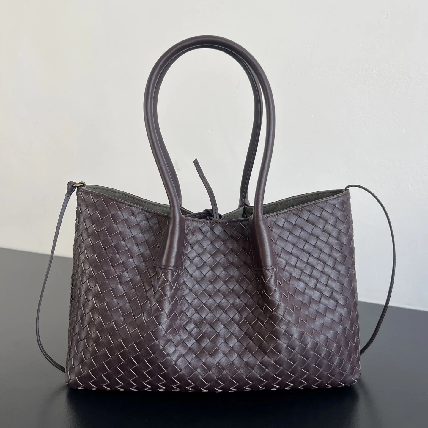 Bottega Veneta 854371 Pinacoteca Medium Tote Bag