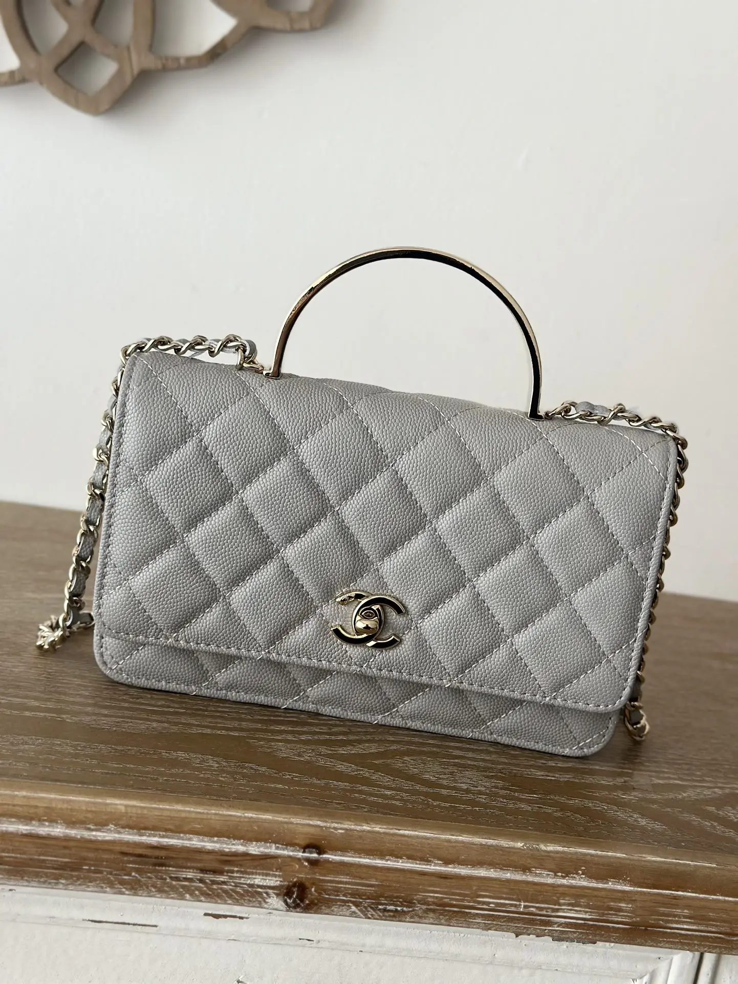 Chanel 66008 New Enamel Buckle Handle Stewardess Bag Handbag Crossbody Bag Chanel 66008 New Enamel Buckle Handle Stewardess Bag Handbag Crossbody Bag