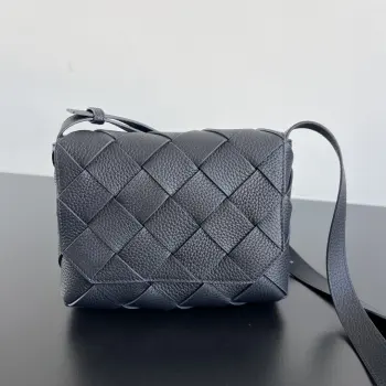 795637 New Unisex Diago Crossbody Bag Replica Bottega Veneta mens bags