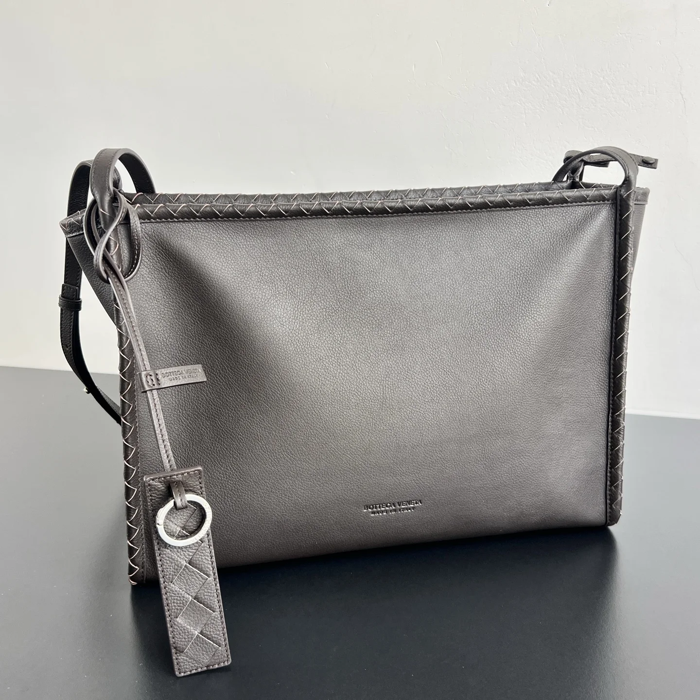 Bottega Veneta 826852 Corriere Unisex Crossbody Bag