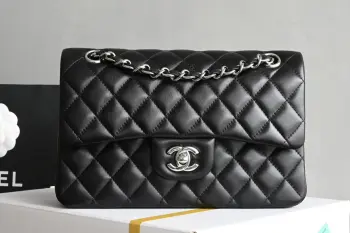 1117 CF Classic Flap Medium Crossbody Bag Replica Chanel womens bags