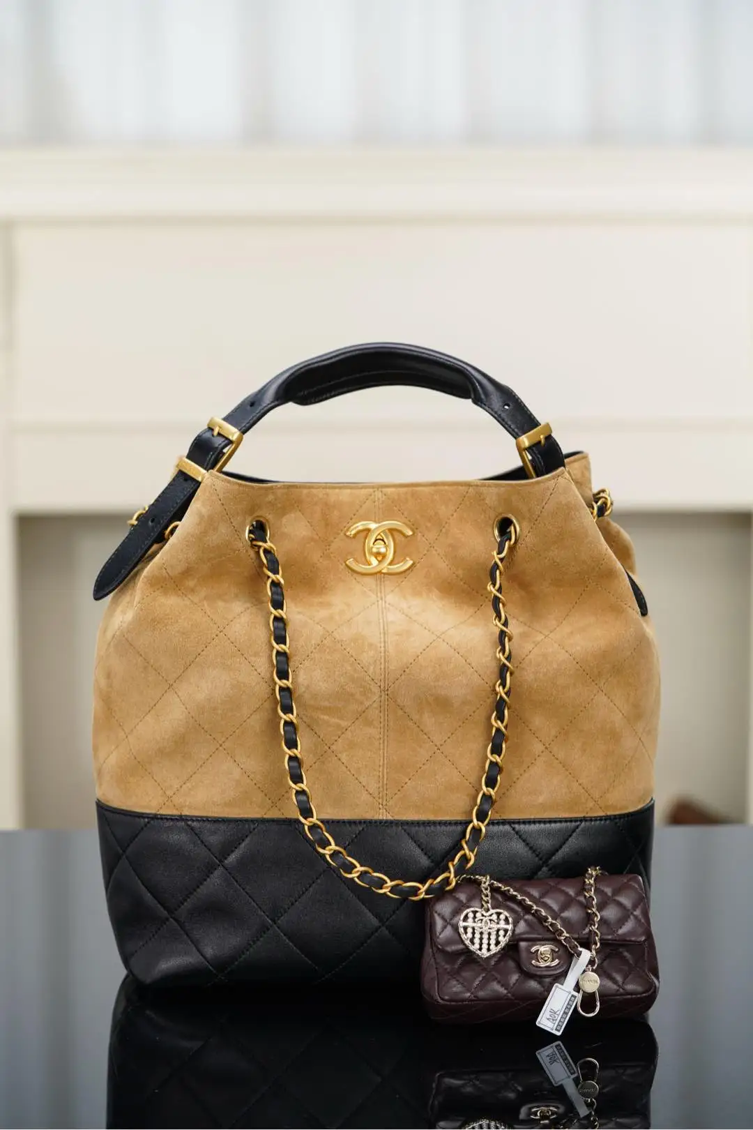 Chanel 25A Metiers d Art Bucket Bag Women s Handbag Shoulder Bag Chanel 25A Metiers d Art Bucket Bag Women s Handbag Shoulder Bag