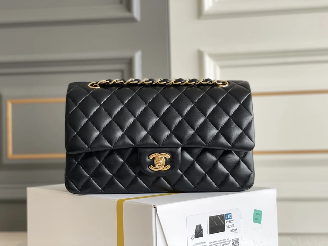 Chanel 1112 CF Classic Flap Medium 25cm Crossbody Bag