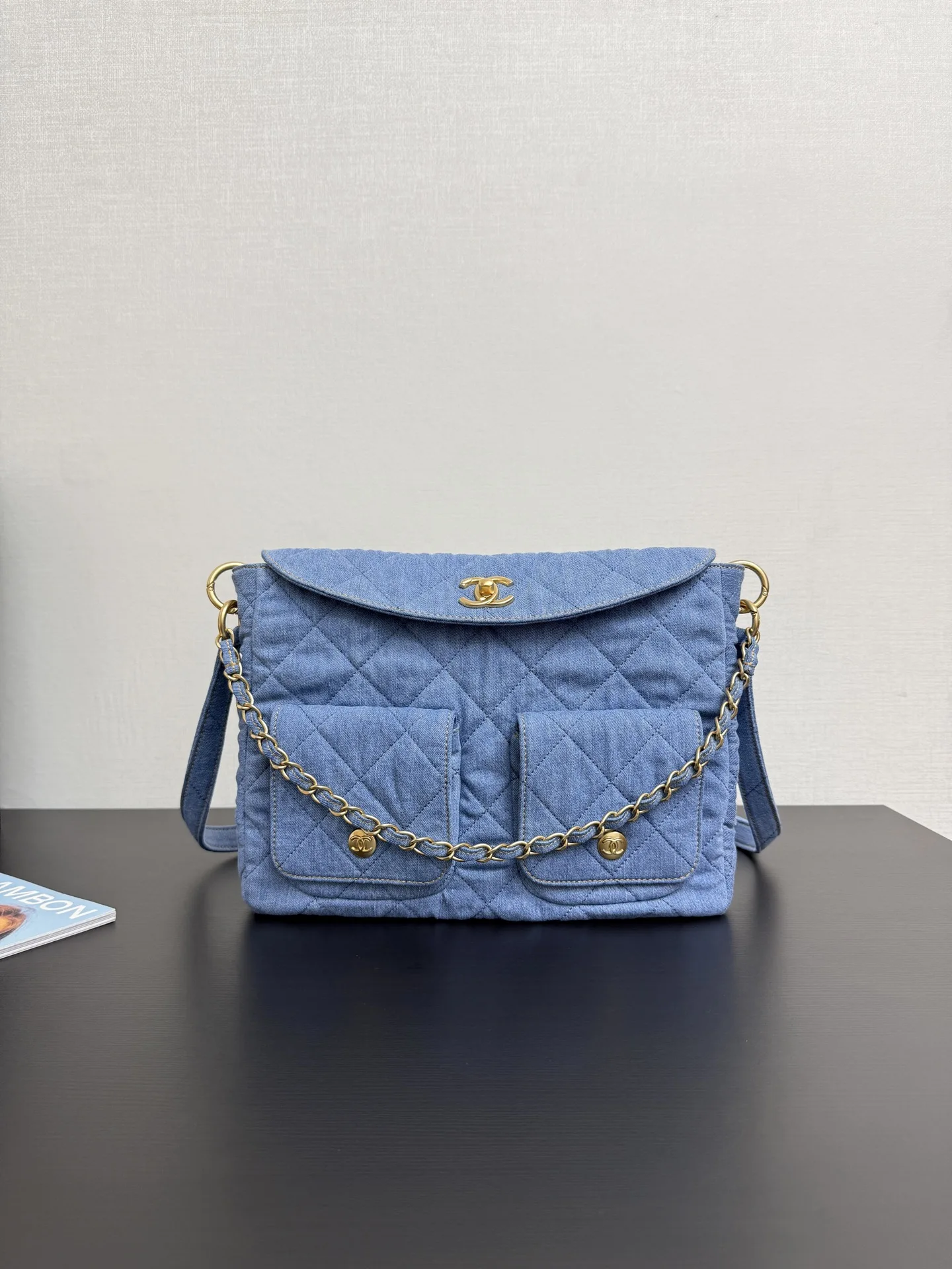 Chanel 99464 25P Messenger Bag