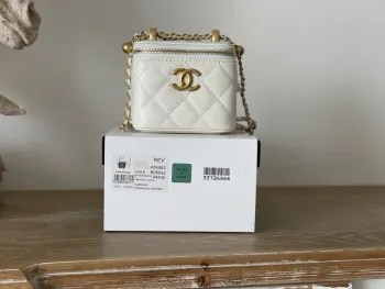 66063 24C Double Gold Ball Box Cosmetic Bag Women s Crossbody Bag Replica Chanel womens bags