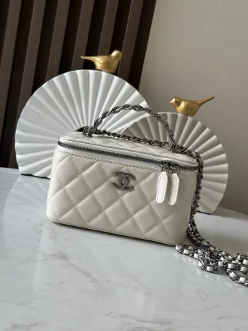 Chip version Ohanel 23K new Liao color rhinestone handle long box with built-in small mirror, handheld makeup box in cowhide, number: 66056, white, size: 17X9.5X8cm Replica Chanel womens bags