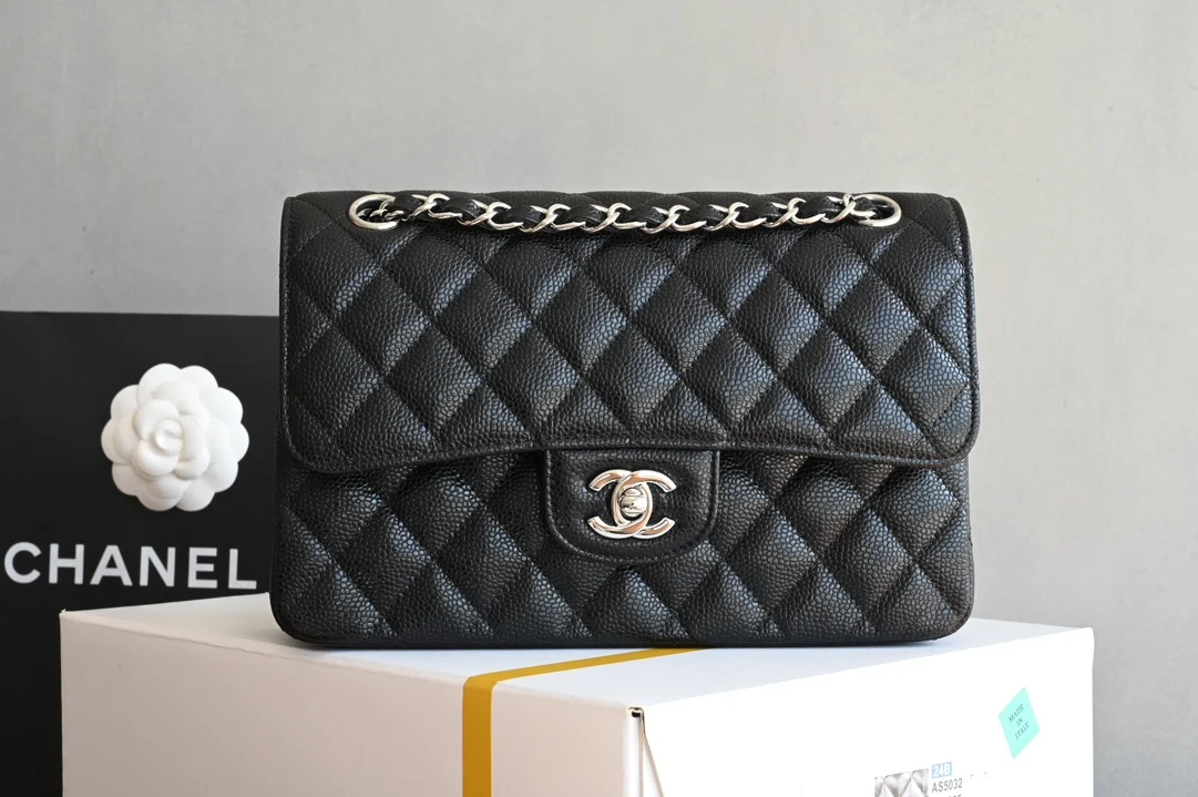 Chanel 1117 CF Small Classic Flap Small 23cm Crossbody Bag