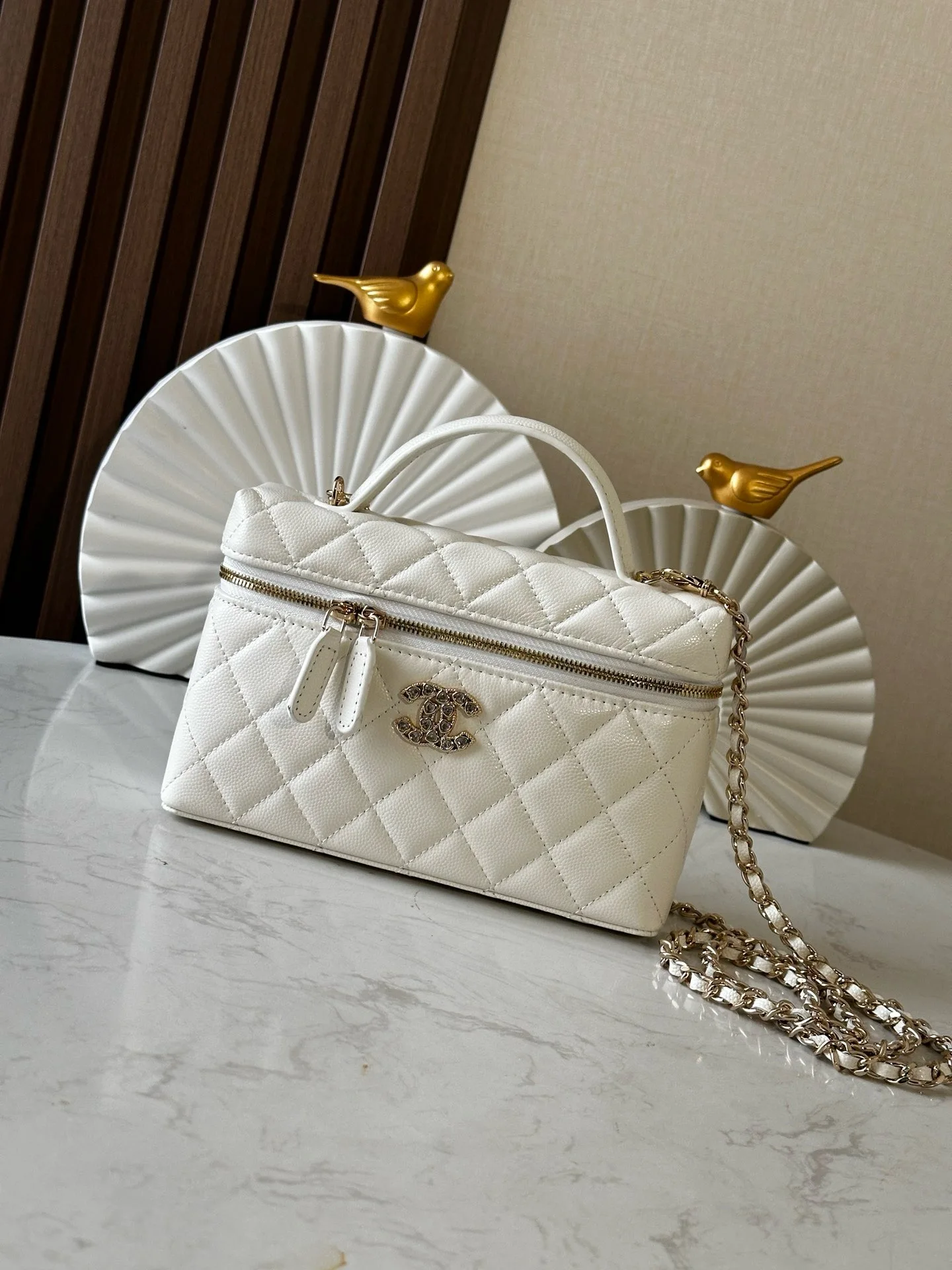 Chanel 66034 25p heart logo LP handle box bag women s tote crossbody bag Chanel 66034 25p heart logo LP handle box bag women s tote crossbody bag