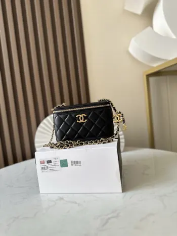 66071 25B Classic Double C Buckle Cosmetic Bag Women s Crossbody Bag Replica Chanel womens bags