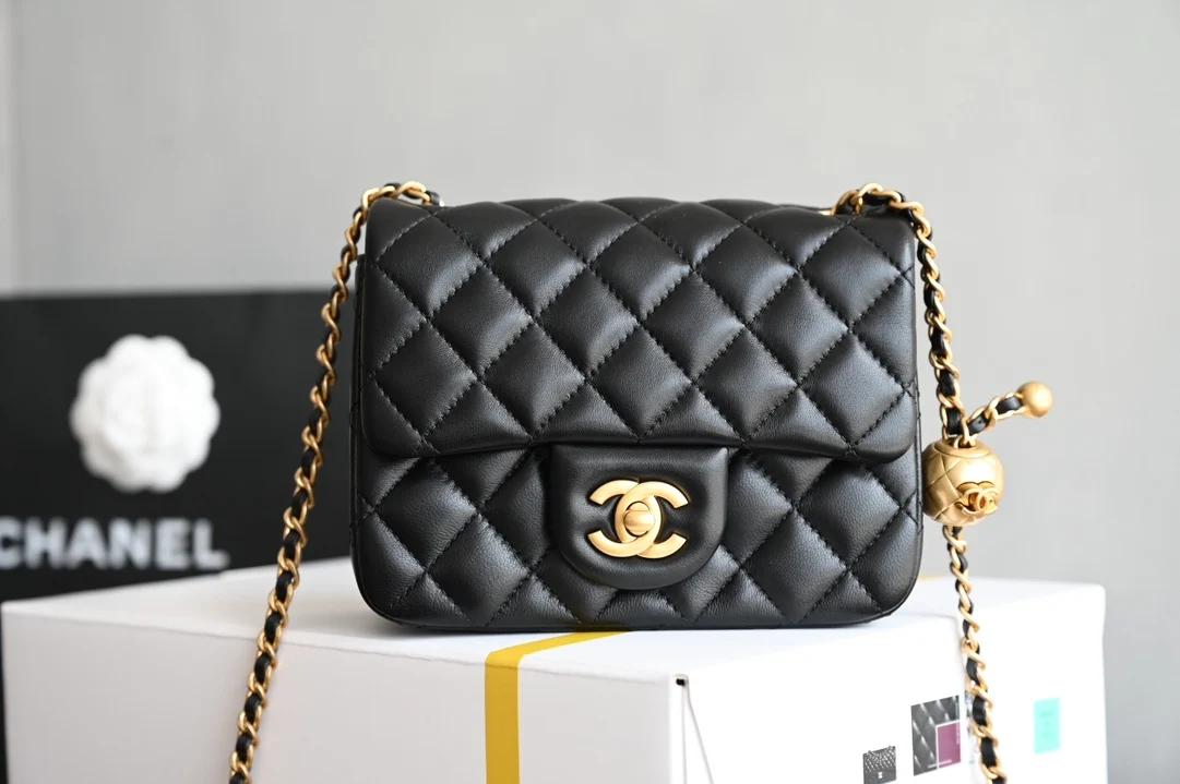 Chanel 1786 CF Square Mini 18cm Crossbody Bag