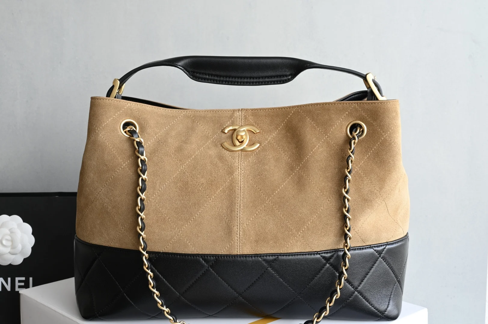 Chanel 5634 25A Shopping Bag Hobo Medium Tote Shoulder Bag