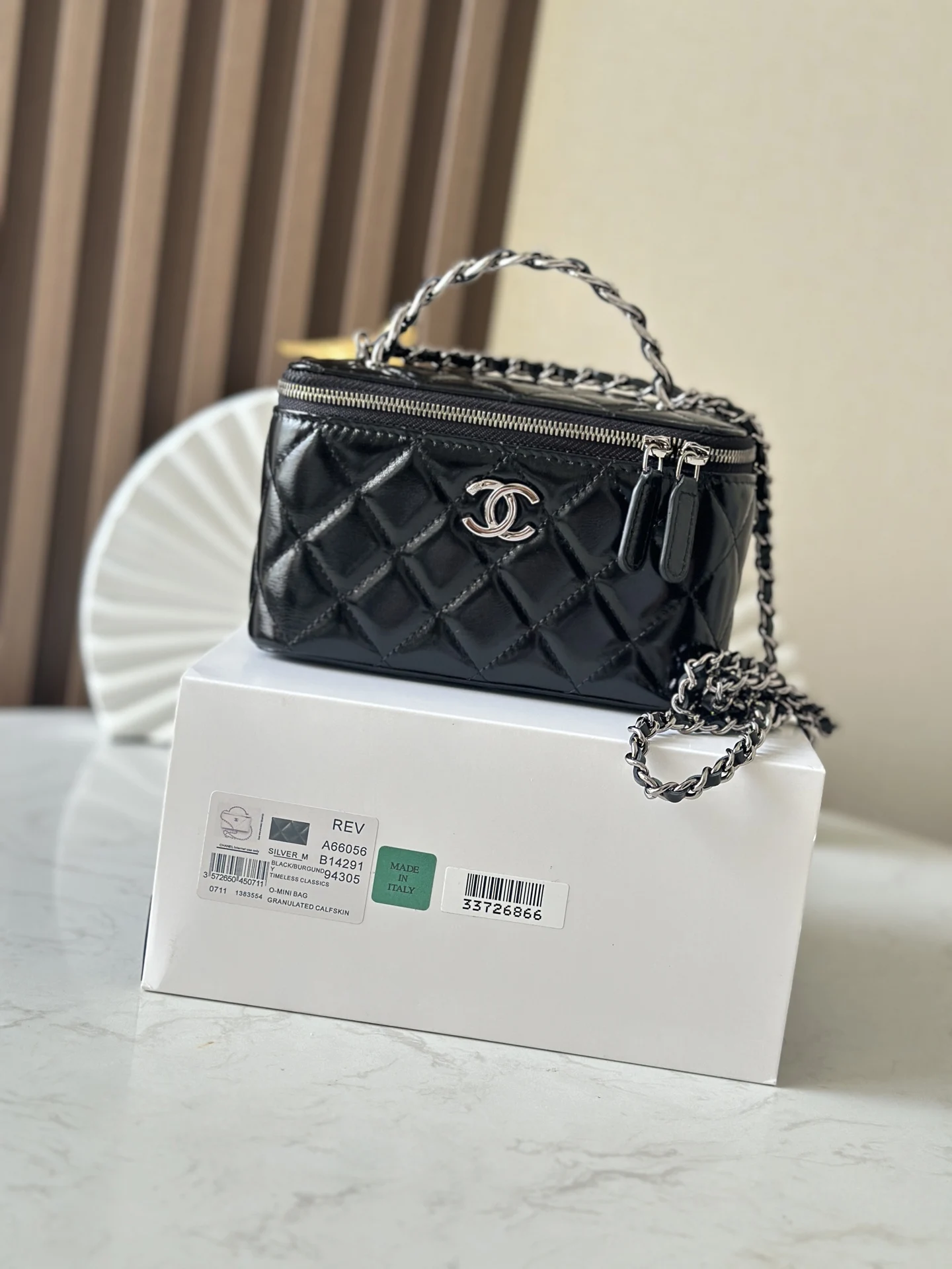Chanel 66056 23K Rhinestone Handle Long Box Makeup Bag Handbag Crossbody Bag Chanel 66056 23K Rhinestone Handle Long Box Makeup Bag Handbag Crossbody Bag