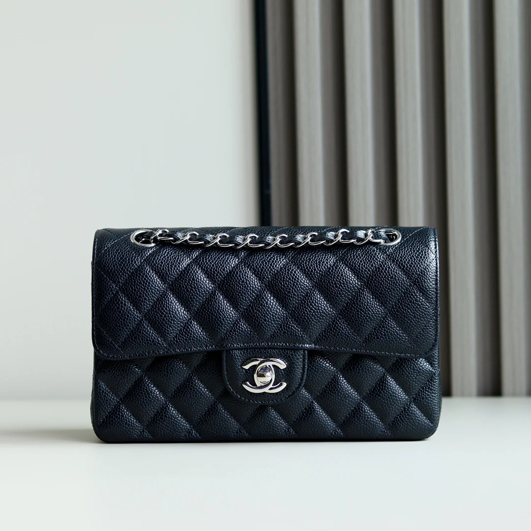 Chanel 1113 CF Classic Flap 23cm Crossbody Bag