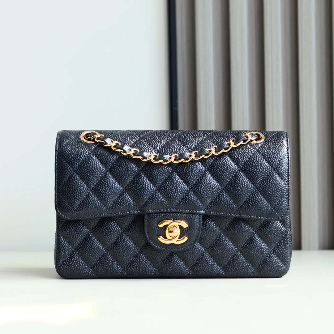 Chanel 1113 CF Classic Flap 23cm Crossbody Bag