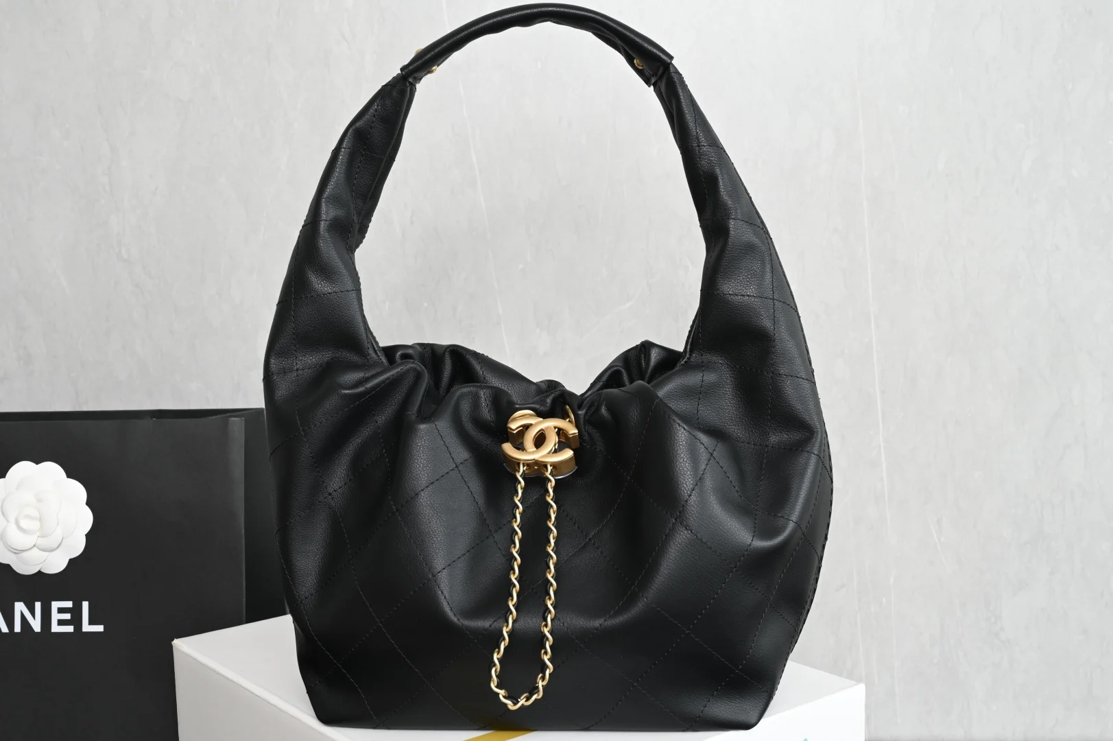 Chanel 5976 26c Early Spring Collection Large Hobo Shoulder Bag