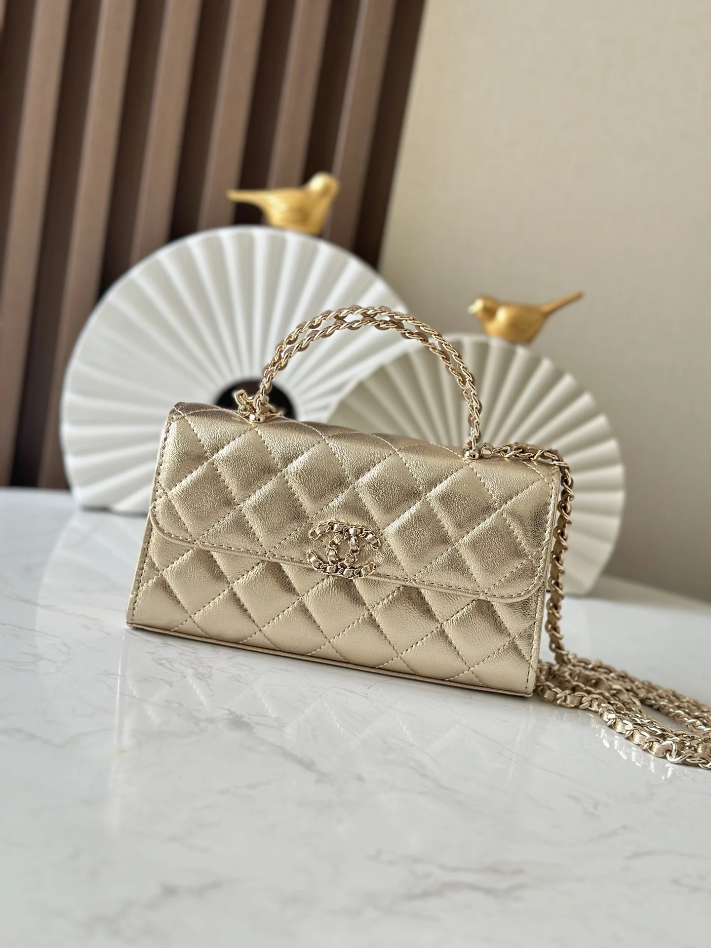 Chanel 66055 25s Kelly Crossbody Bag with Top Handle Chanel 66055 25s Kelly Crossbody Bag with Top Handle