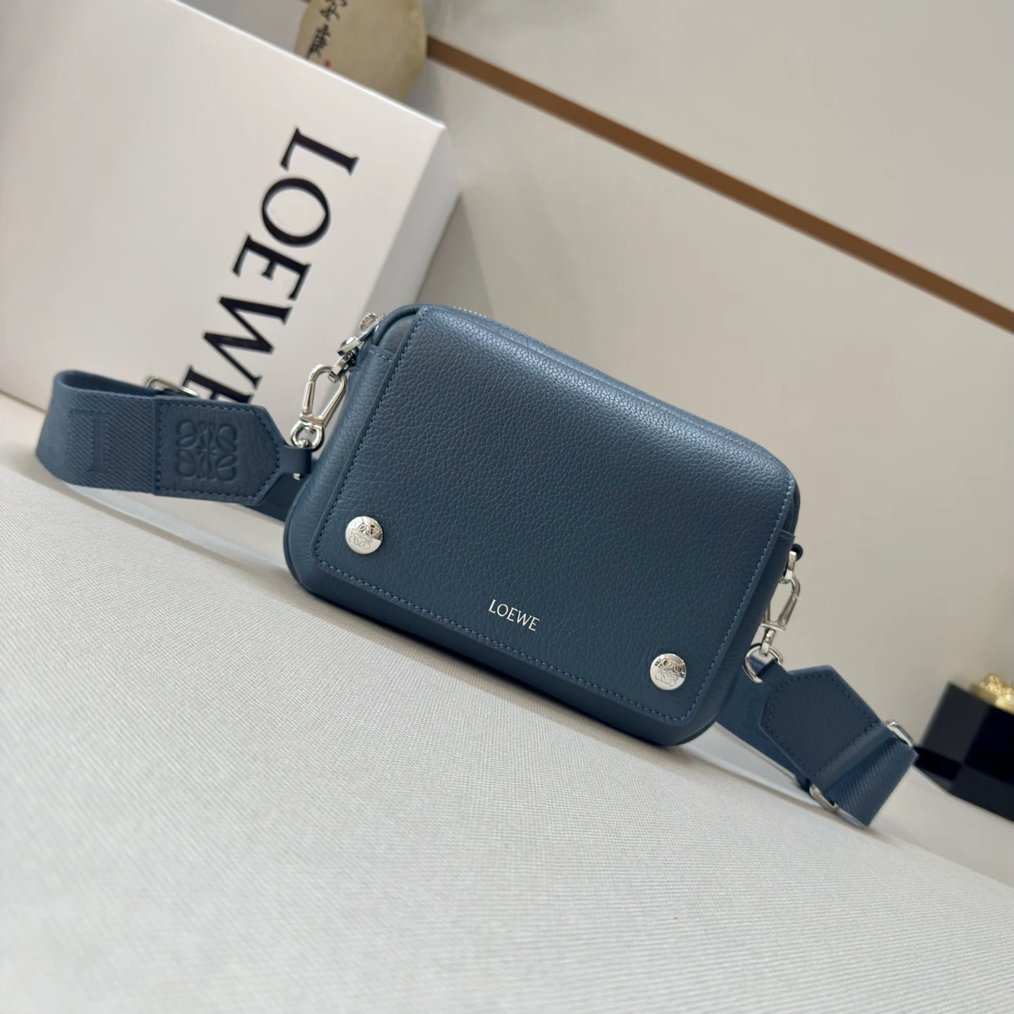 Loewe 652514 Small Pebble Messenger Bag Loewe 652514 Small Pebble Messenger Bag