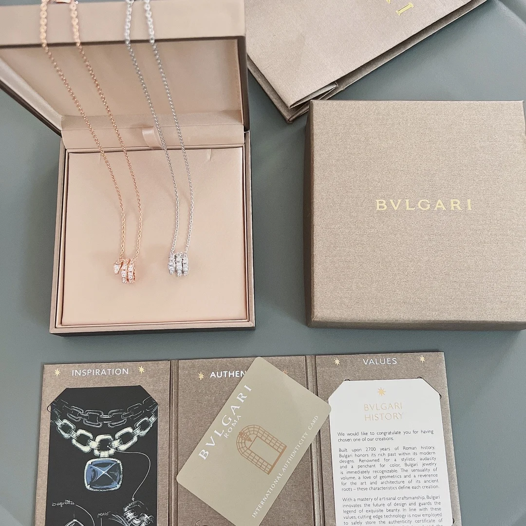 Bvlgari Bao Wan Diamond Serpent Necklace