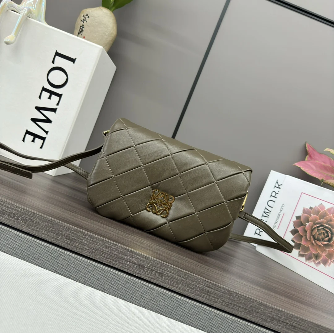 Loewe 062466 Puffer Goya Bag