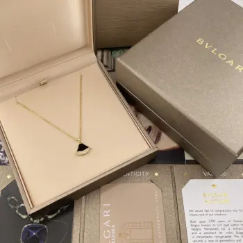 Black onyx pendant necklace Replica Bvlgari Necklaces