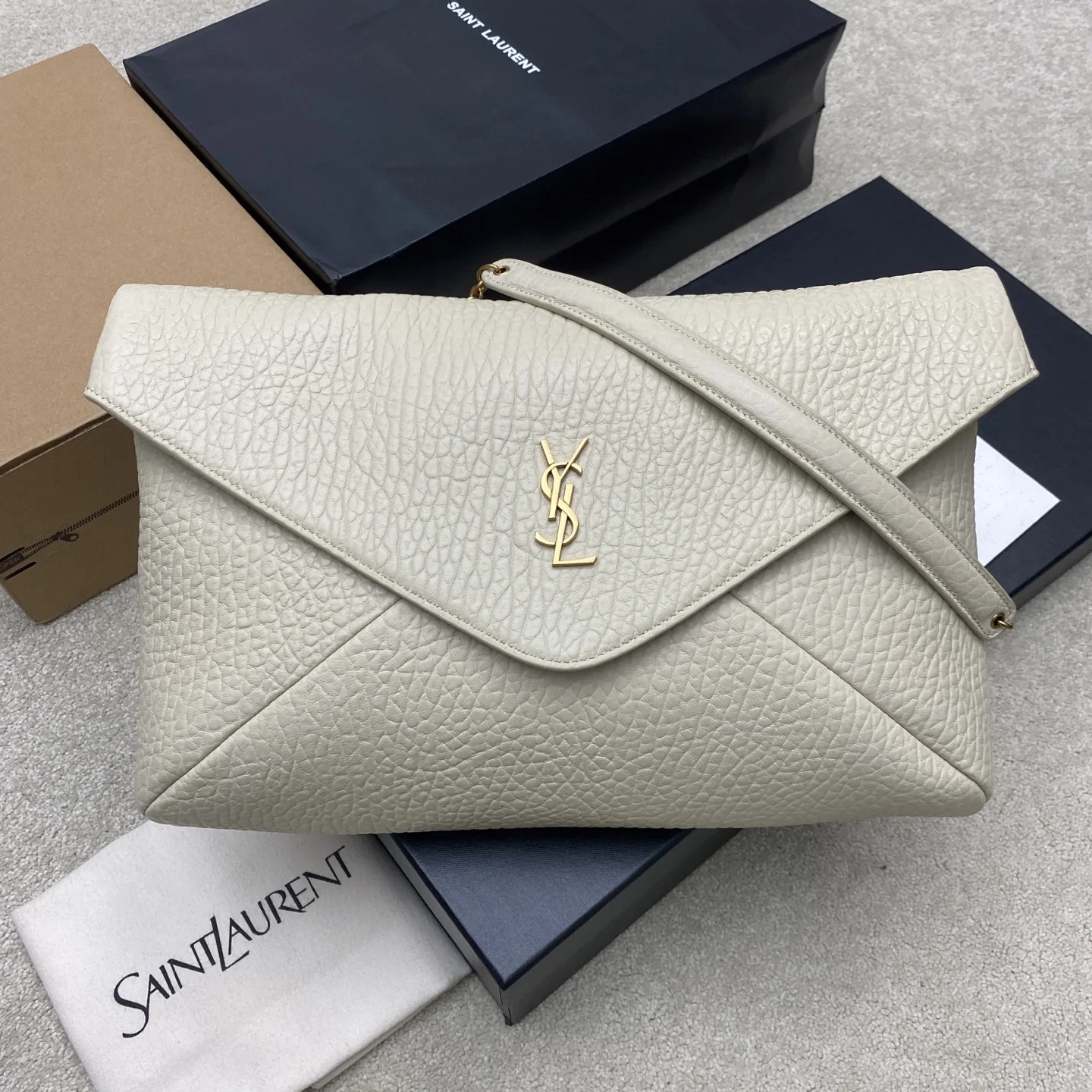 SAINT LAURENT 841702 envelope oversized envelope bag crossbody bag SAINT LAURENT 841702 envelope oversized envelope bag crossbody bag