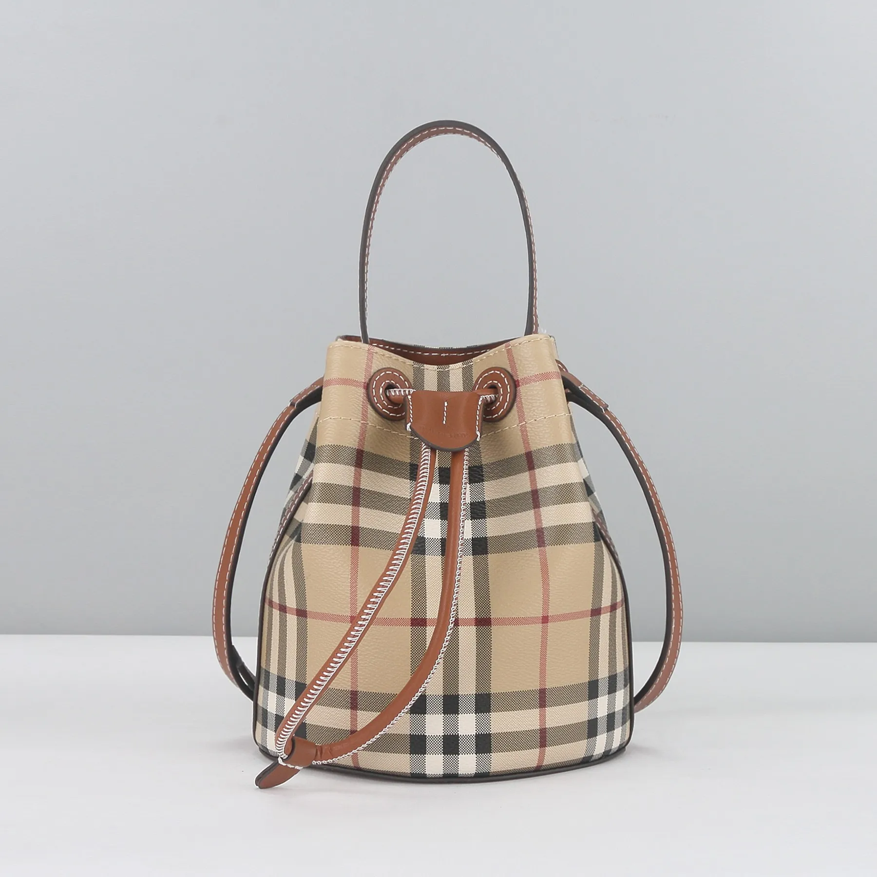 Burberry 4881 Checkered Brown Bucket Bag Women s Tote Crossbody Bag Burberry 4881 Checkered Brown Bucket Bag Women s Tote Crossbody Bag