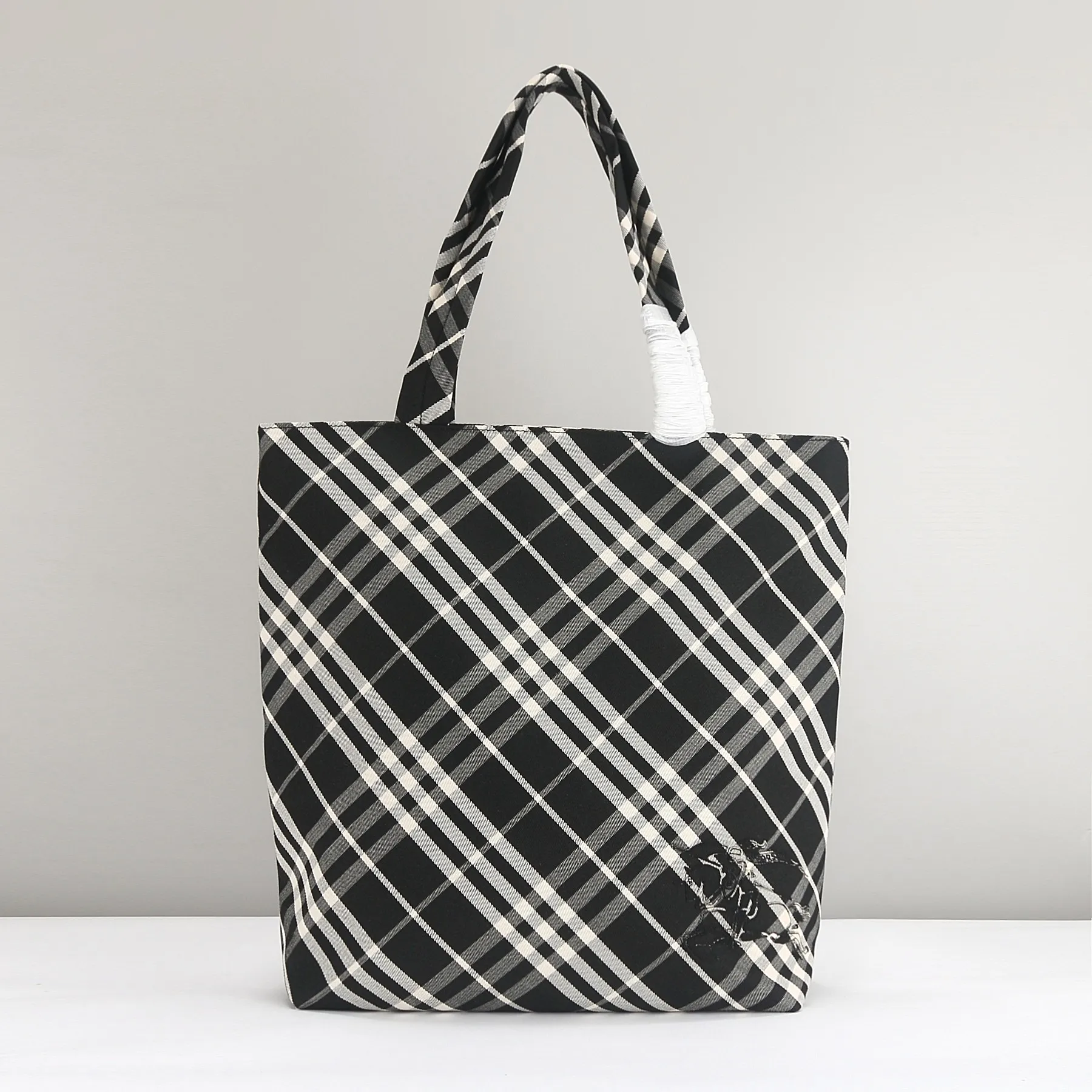 Burberry 81977161 Burberry Check Equestrian Knight Logo Tote Bag