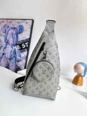 Overseas original M14916 chest bag Replica Louis Vuitton belt bags