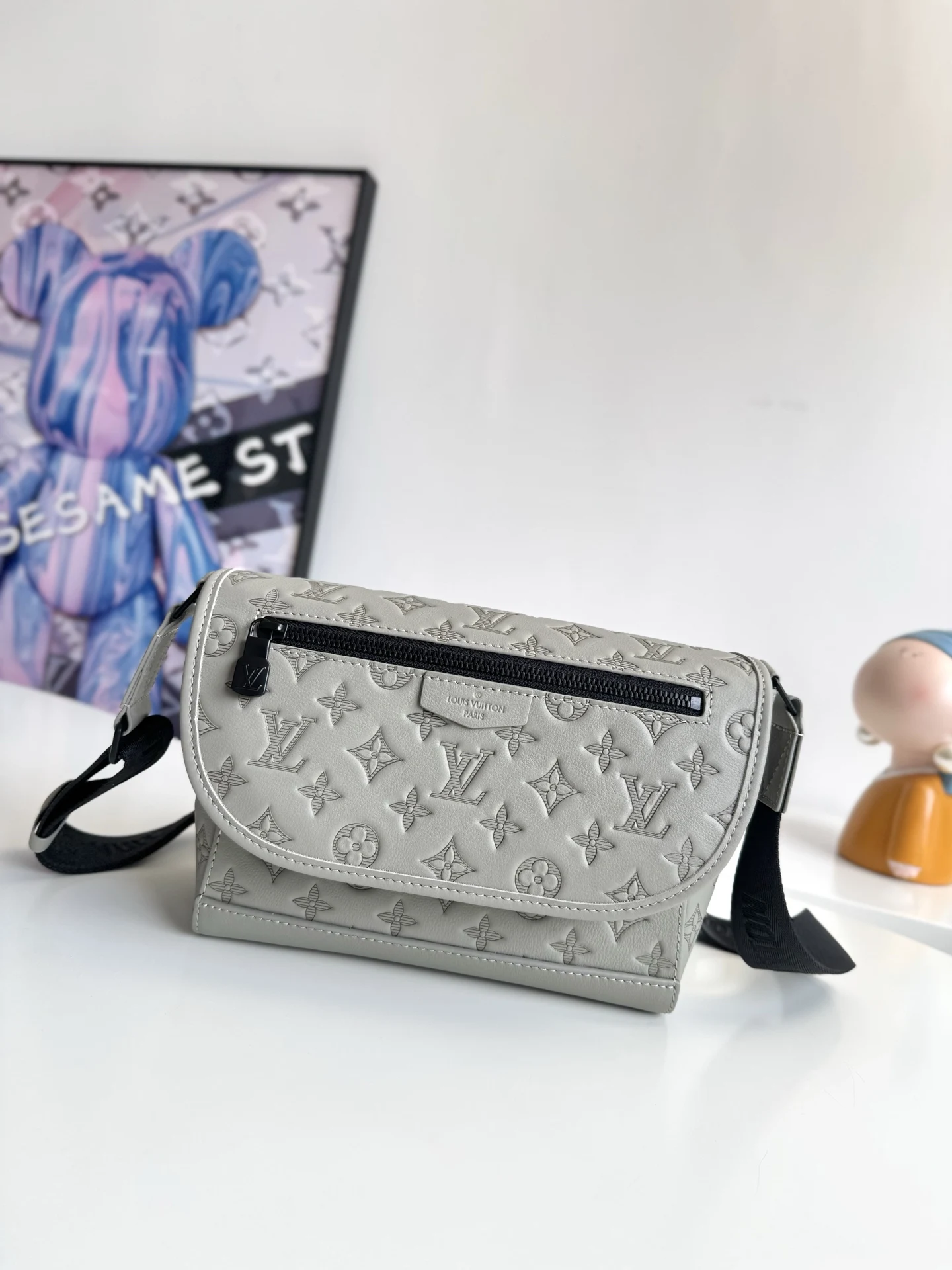 Louis Vuitton Overseas Original M14912 Pulse Messenger Bag Men s Crossbody Bag